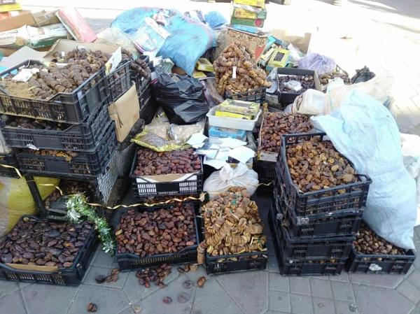 مراكش.. حجز أطنان من الفواكه الجافة والمكسرات الفاسدة بأحد الأسواق الشهيرة