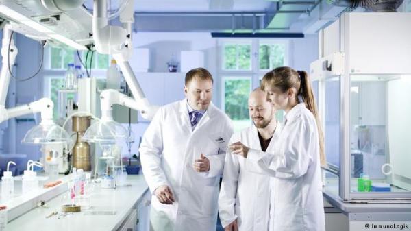 لقاح "الفسيفساء" .. خطوة واعدة للقضاء على الإيدز!