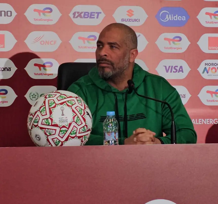 مدرب نيجيريا: لا مجال للمقارنة بين المنتخبين المغربي والجزائري ولا بين الركراكي وبيتكوفيتش