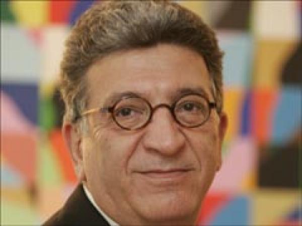 نجيب صعب يفوز بجائزة زايد الدولية للبيئة في دبي