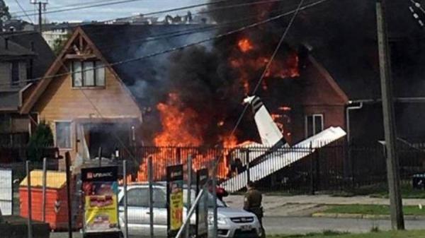 لحظة هبوط طائرة في شارع مزدحم بولاية أريزونا الأمريكية