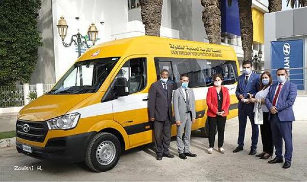 الأميرة "للا زينب" تستقبل الرئيس المدير العام لمجموعة بقشان المغرب (هيونداي)