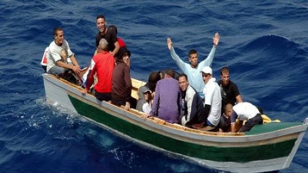 لماذا هذه الموجة غير المسبوقة من الهجرة الشبابية في هذا الوقت بالذات؟