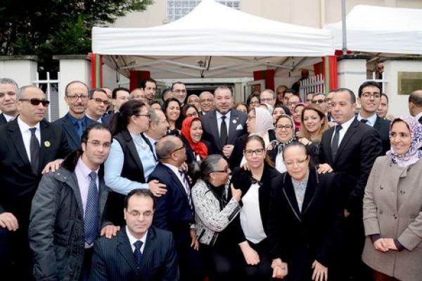 الملك محمد السادس يزور شخصيا قنصلية المغرب بباريس