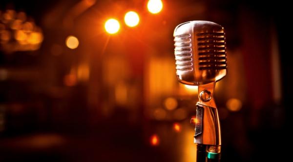 القنيطرة .. اعتقال فنان شعبي نصب على جمهوره بهذه الطريقة !