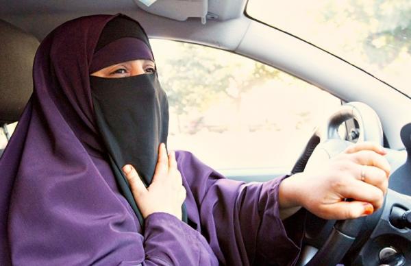 صادم : السعودية تضع شروطا تعجيزية امام المرأة قبل الحصول على رخصة السياقة