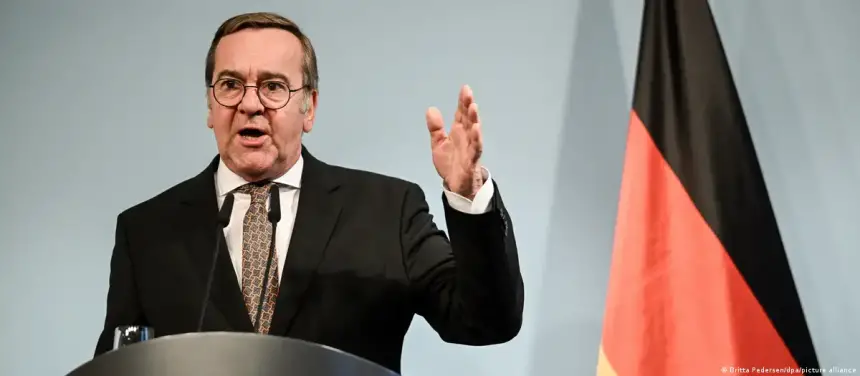 وزير الدفاع الألماني لترامب: دفعنا "ثمنا باهظا" في أفغانستان