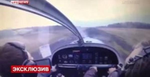 بالفيديو : لحظة تحطم طائرة روسية ومصرع قائدها