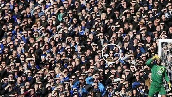 مشجع "ذكي".. في مدرج كله "أغبياء"!