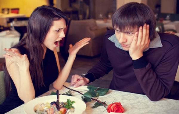 نساء يهرب منهن الرجال