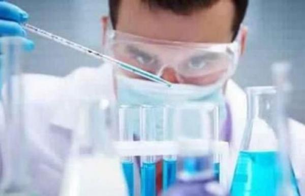 بعد إصابته بمرض نادر... شاب يجري تجارب على نفسه ويجد العلاج