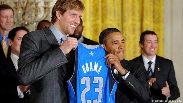 تقرير: أوباما يعتزم شراء ناد رياضي قيمته 4 مليارات دولار