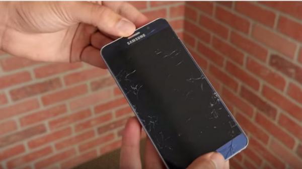 بالفيديو: اختبار السقوط لهاتف سامسونغ Galaxy Note 5