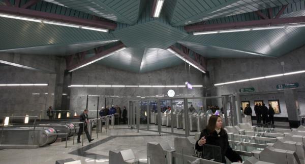 روسيا : إغلاق إحدى محطات مترو الأنفاق في سان بطرسبرغ بسبب العثور على طرد مجهول