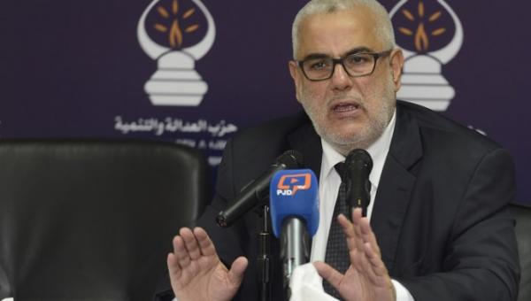 تبعوا الكذاب حتى لباب الدار : هكذا أقسم بنكيران أمام الملأ أنه لن يتخلى عن الاستقلاليين ( الفيديو )