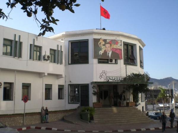 تنقيل تعسفي لرئيس مقاطعة الطوابل بتطوان من طرف موظفين إطارين مثله