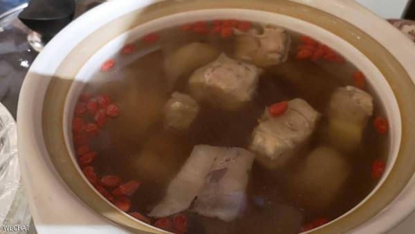 وجبة عشاء بـ"سعر خرافي" تثير الجدل