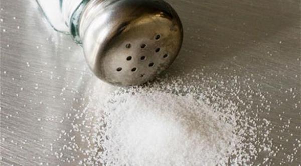  الأطعمة الجاهزة تحتوي ملحاً زائداً 