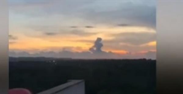 ظهور سحابة غريبة على شكل امرأة في سماء الصين (فيديو)