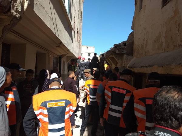 عاجل..فرق الإنقاذ تنتشل جثة من تحت أنقاض المنزل المنهار بالدار البيضاء