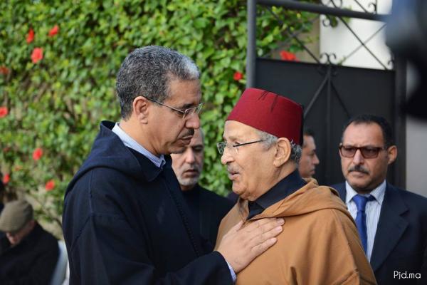 الملياردير ميلود الشعبي المستقيل من البرلمان يحضر جنازة باها 