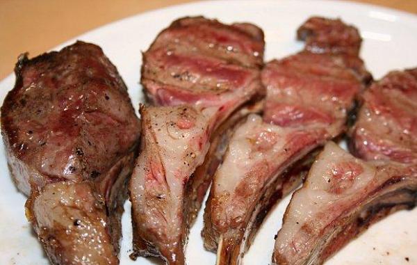 ابتعد عنها.. اللحوم الحمراء والبقوليات تزيد الإصابة بالنقرس