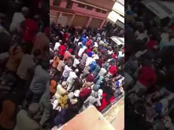 المئات يخرقون الحجر الصحي لتشييع جنازة بعين الشق بالدار البيضاء(فيديو)