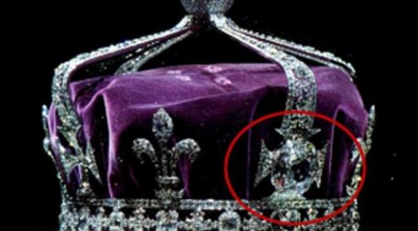 الهند تتنازل عن الألماسة "كوهينور" لملكة بريطانيا