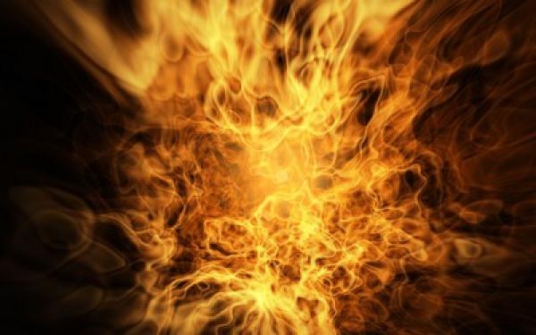 هذه الحصيلة المؤقتة للحريق المهول الذي اندلع بمستودع للمنتجات الغذائية والصحية قرب سجن "عكاشة"