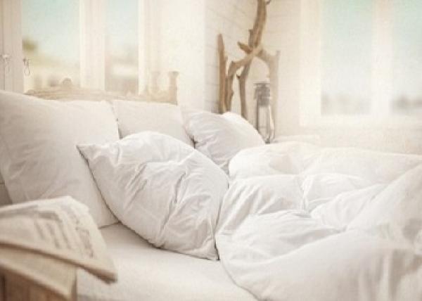 لماذا يضع الرسول صلى الله عليه وسلم يده تحت خده عند النوم؟