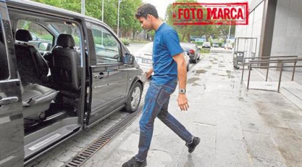 صورة : كوستا يعود إلى التداريب بعد أن تعالج على يد الطبيب المعجزة!