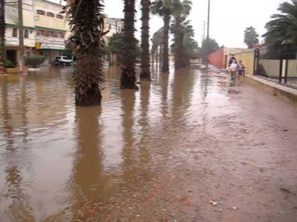 سيدي بنور : تسرب مياه الأمطار إلى المنازل و الساكنة تحتج 