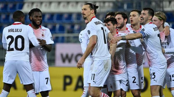 إبراهيموفيتش يحرز هدفه الـ500 ويقود ميلان للصدارة