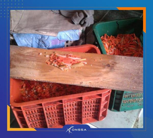 حجز أطنان فاسدة من الخضروات المخللة وزيت الزيتون في القصر الكبير