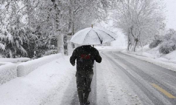 نشرة إنذارية: تساقطات ثلجية وهبات رياح قوية غدا الأربعاء بعدد من مناطق المملكة