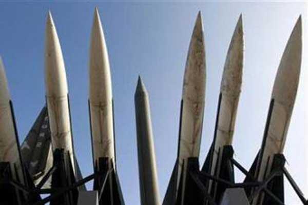 تنسيقات أمنية مكثفة لحماية الحدود المغربية من أسلحة القذافي 