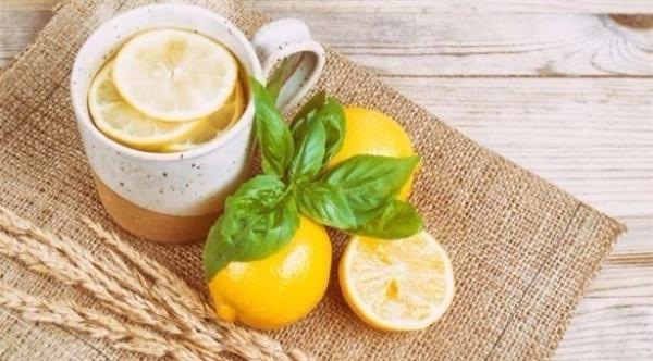 هل الماء الدافئ والليمون مفيد حقاً؟