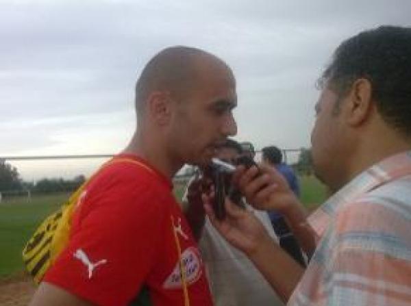 الركراكي ينفي وجود خلاف مع مستشار رئيس الجامعة