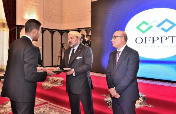 مكالمة هاتفية تأمر بنكيران بالابقاء على بن الشيخ في منصبه