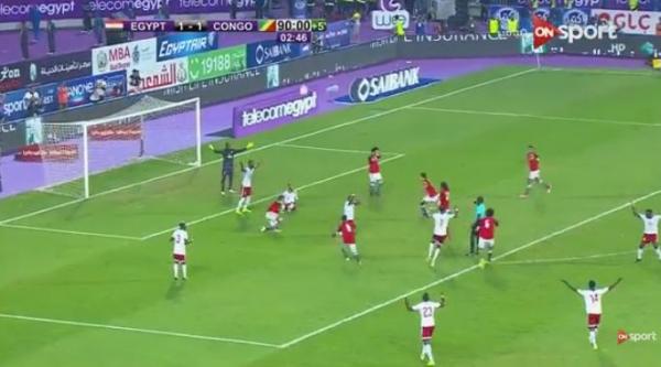 بالفيديو: عندما مدح المصريون الحكم "غاساما" بعد منحهم ضربة جزاء أهلتهم للمونديال