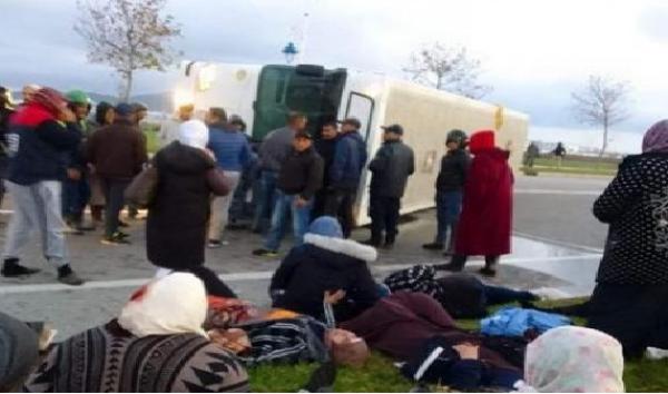 مستجدات حادث انقلاب حافلة لنقل العاملات بمدخل مارتيل(فيديو)