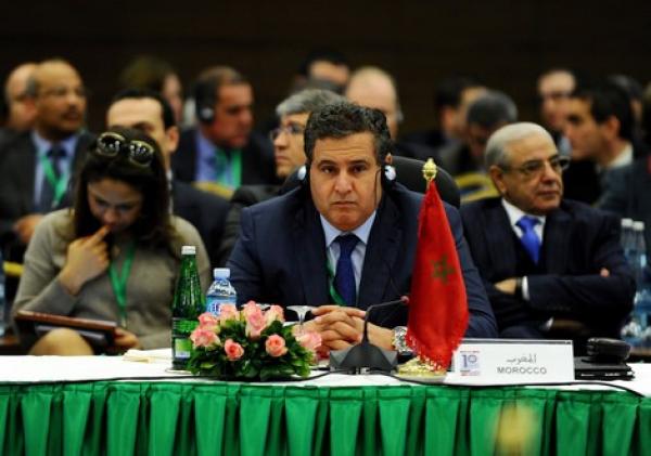 "أخنوش" يطير إلى الجزائر العاصمة رفقة وفد وزاري هام وهذا هو السبب