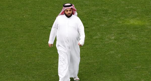 وعكة صحية تدخل "تركي آل الشيخ" إلى المستشفى