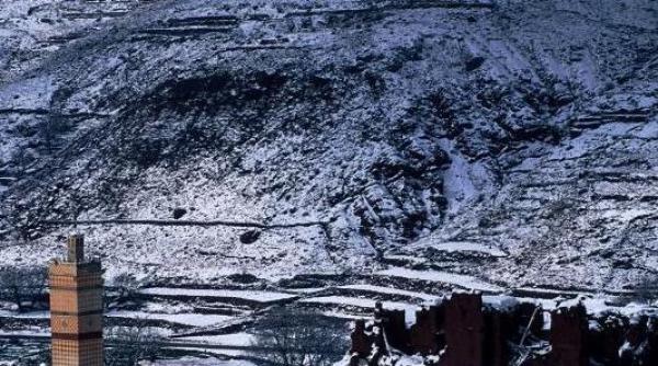 انطلاق عملية توزيع الإعانات على ساكنة الدواوير المتضررة من موجة البرد في صفرو