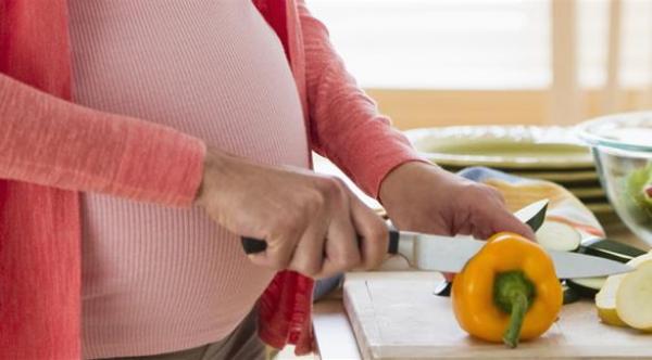 8 أشياء عليك الحذر منها أثناء الحمل