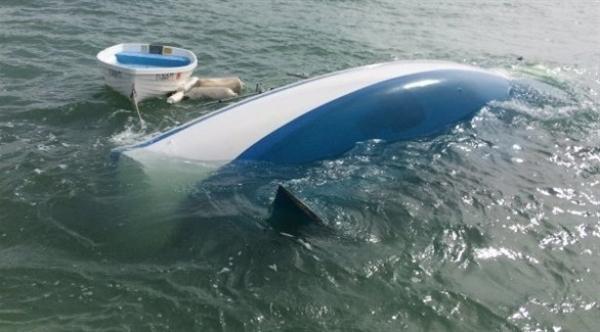 باعا ممتلكاتهما للذهاب في رحلة بحرية.. فغرق القارب بعد يومين