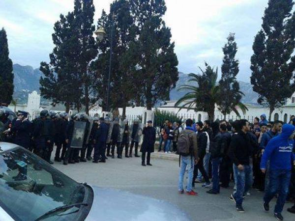 حصيلة المواجهات الخطيرة و الدموية بين طلبة كلية العلوم بتطوان و رجال الأمن