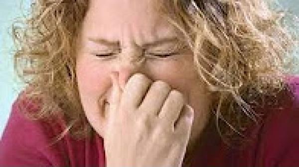 ماذا يحدث إذا كتمت العطس؟