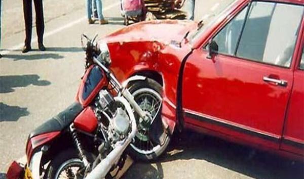 قتيل و3 مصابين في اصطدام دراجة نارية وسيارة بأكادير