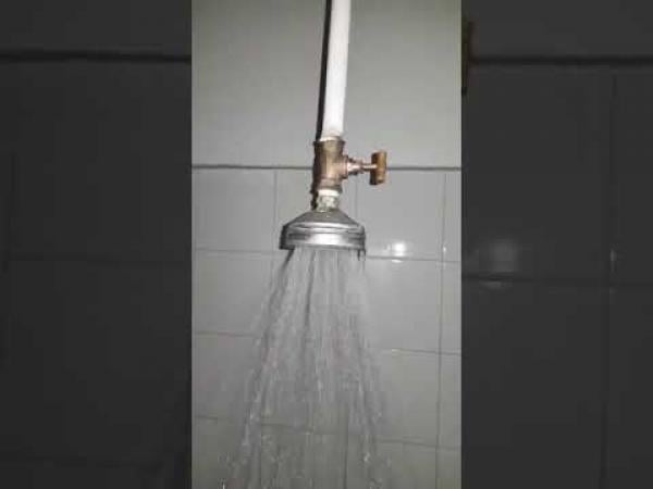 فيديو لجودة مياه الاستحمام بسجن “عكاشة”